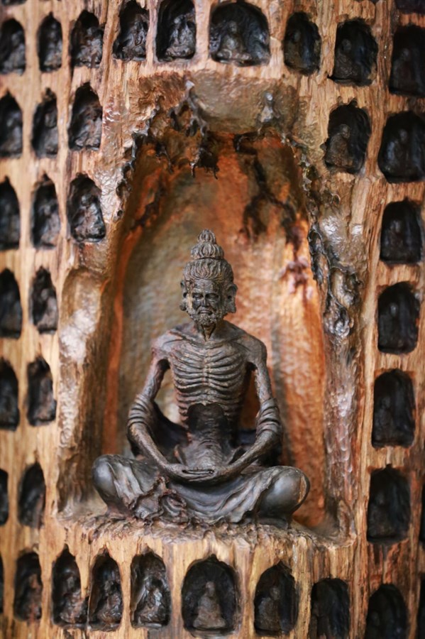 Tượng Phật Tu Khổ hạnh