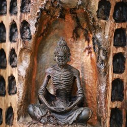 Tượng Phật Tu Khổ hạnh