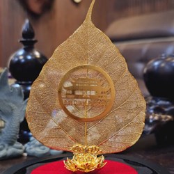 Lá Bồ đề mạ vàng gắn biểu tượng (đế sen bé)